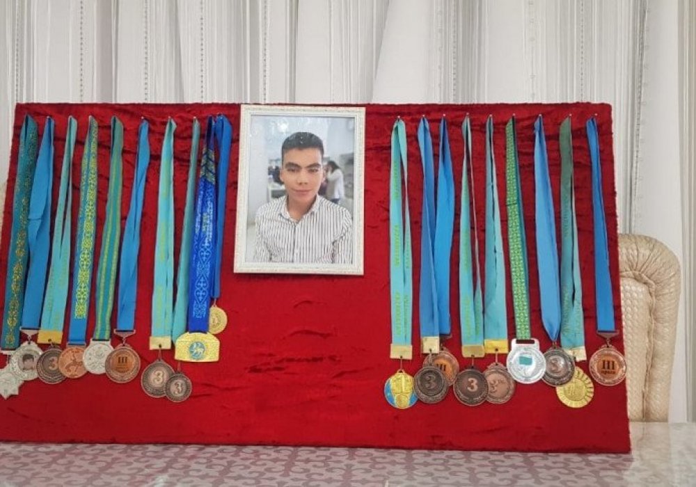 Убитый актюбинский десятиклассник был спортсменом и гордостью школы