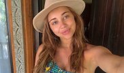 Модель узнала о беременности в момент родов