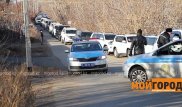 Мужчина катался в сопровождении 60 джипов по Уральску