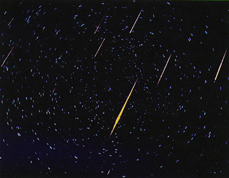 Метеорный поток Леониды. Фото ©Национальное управление США по аэронавтике и исследованию космического пространства