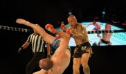 Экс-звезда UFC нокаутирован ударом "раскат грома"