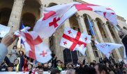 Протестующие в Грузии заблокировали парламент: на место отправили спецназ