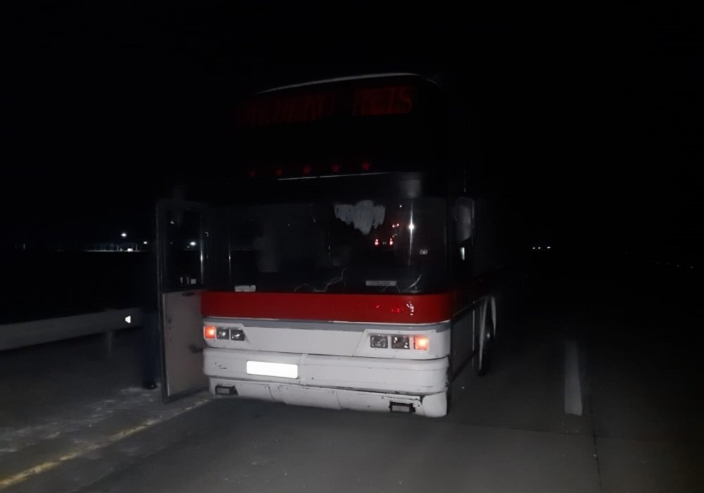 Автобусы с иностранцами застряли в мороз на трассе Павлодар - Кызылорда