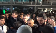 Хабиб с трудом пробился через толпу фанатов в Ташкенте