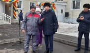 "Это огромный стимул к работе". В Костанайской области молодые врачи получили квартиры