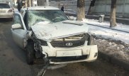 Priora выскочила на "встречку" и столкнулась с "ГАЗелью" в Алматы
