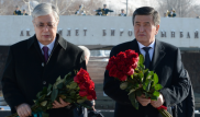 Токаев возложил цветы к могиле Айтматова