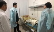 Кульгинов навестил рабочего, пострадавшего при уборке снега