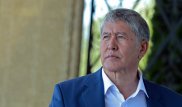 Алмазбека Атамбаева принудительно доставили в суд
