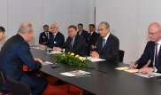 Токаев обсудил качество железнодорожных перевозок с бизнесменами Германии