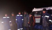 Рыбаков унесло на льдине в открытое озеро Балхаш