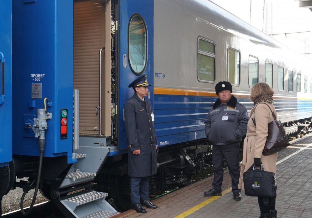 Вагоны казахстанских поездов пообещали обновить за 10 лет