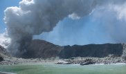 Вулкан проснулся в Новой Зеландии: погибли пять человек
