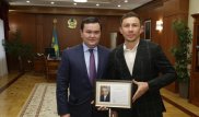 Касымбек пообещал Головкину восстановить стадион