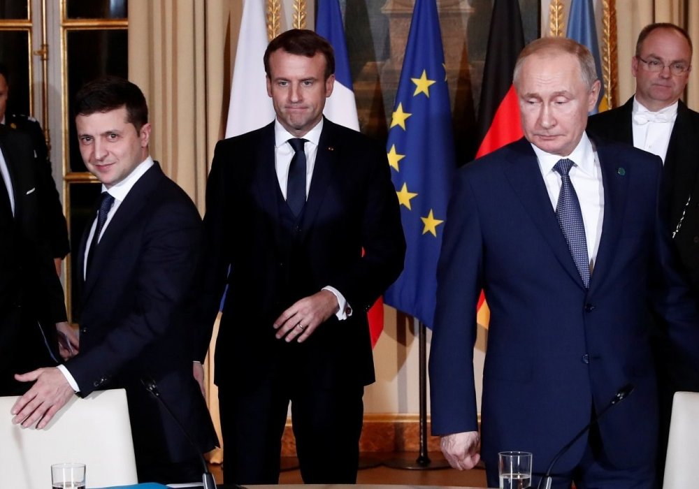 Владимир Зеленский, Эммануэль Макрон және Владимир Путин Париждегі саммитте © Reuters
