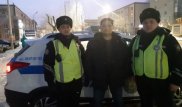 Костанайские прохожие помешали ограбить таксиcта