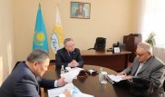 Аким Актюбинской области провел прием граждан