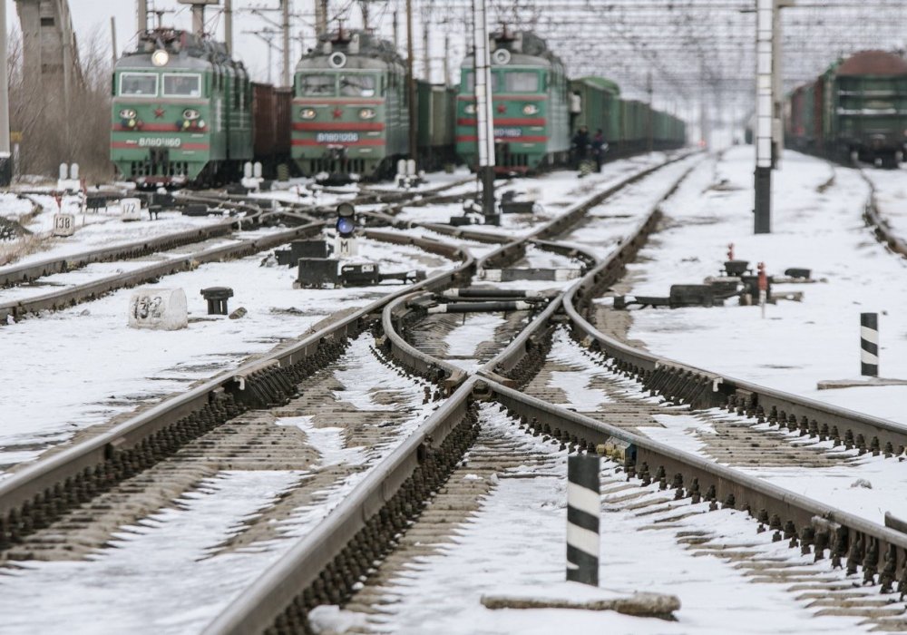 Токаев поручил решить проблему детей села Саксаульск