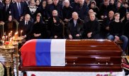 СМИ объяснили, почему на прощании Лужков был в закрытом гробу