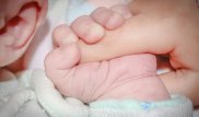 Мать лишившегося носа младенца попросила помощи у вице-премьера