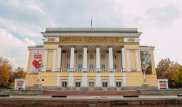 Артисты ГАТОБ имени Абая обвинили хормейстера в хищениях