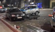 Нарушитель на дороге столкнул два полицейских авто в Шымкенте
