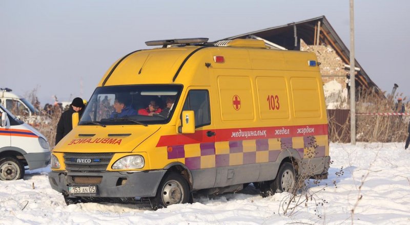 Алматинцев попросили сдать кровь для пострадавших при крушении самолета Bek Air
