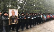 "Без него мой сын бы ослеп". В Алматы простились с погибшим при крушении самолета Рустемом Кайдаровым