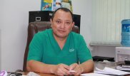 Известный кыргызский хирург срочно вылетел в Алматы на помощь пострадавшим в авиакатастрофе