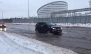 Рабочие повредили водопровод и затопили улицу в Нур-Султане