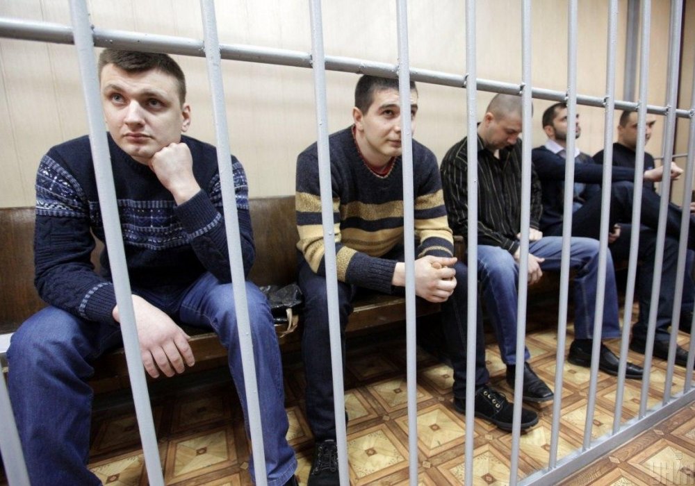 Пятерых экс-"беркутовцев" отпустили под личное обязательство. Фото: ©УНИАН