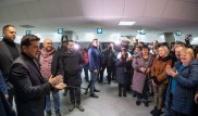 Зеленский встретил освобожденных в Донбассе украинцев