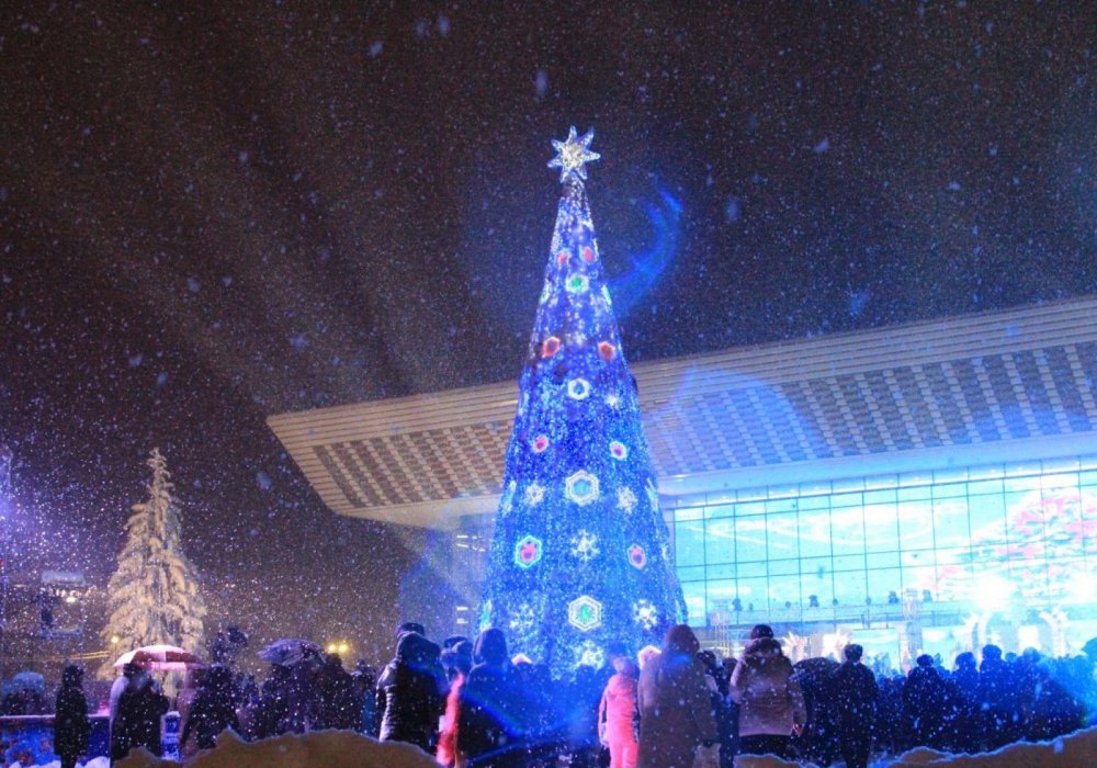 Пока казахстанцы празднуют: истории новогодних дежурств спасателя, врача и полицейского