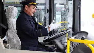 В Алматы обещанные бесплатные автобусы к Азиаде сделали платными