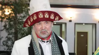 Самовыдвиженец Амантай-кажы отключил мобильный и не пришел на экзамен