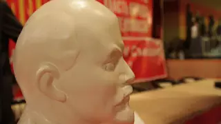 Песня "Ленин такой молодой" открыла срочный съезд КНПК