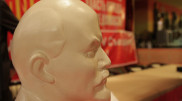 Песня "Ленин такой молодой" открыла срочный съезд КНПК