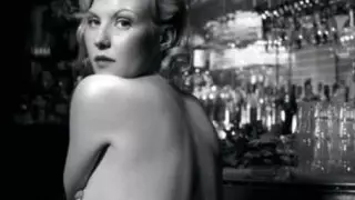 Полуобнаженная Рената Литвинова сфотографировалась для Maxim