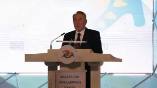 Назарбаев открыл "государственную тайну" на съезде женщин в Астане