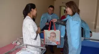 25 малышей родились в новогоднюю ночь в Алматы