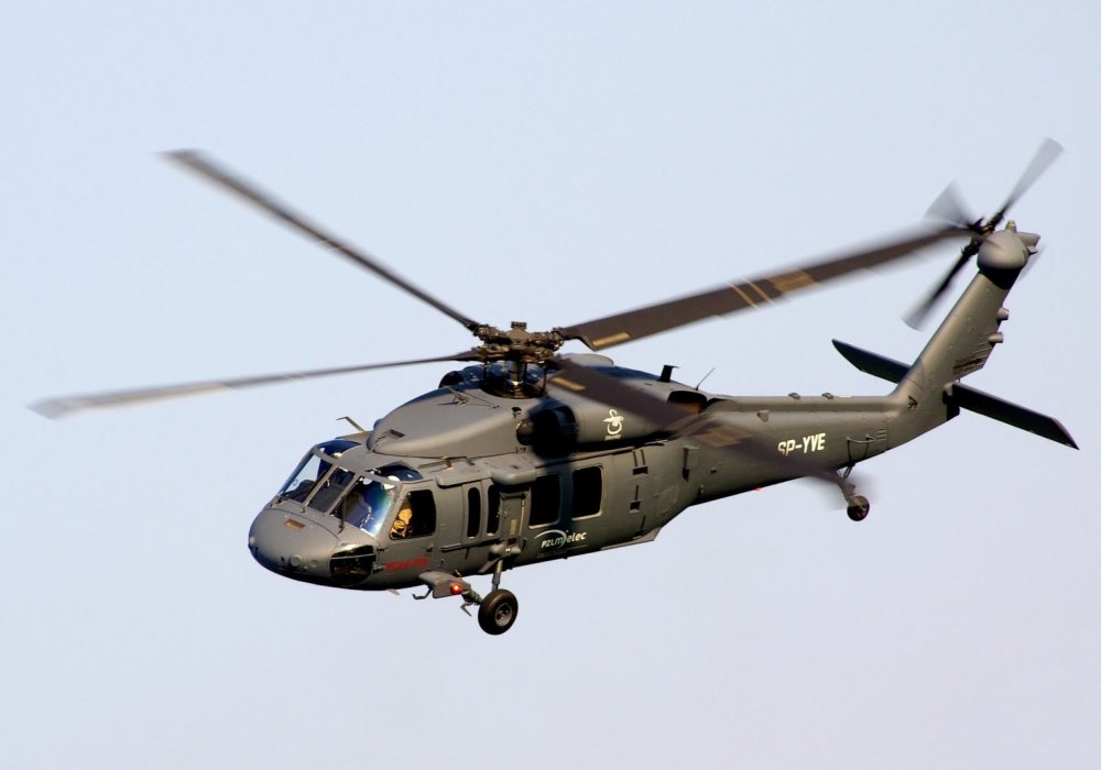 8 человек погибли при посадке вертолета минобороны Тайваня
