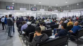 МВД прокомментировало очереди в автоЦОНах