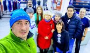 "Мама, я в шапке". 10 миллионов тенге собрал алматинец на лечение матери