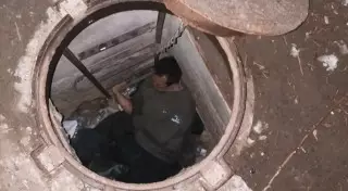 Полицейские извлекли 50 человек из колодцев теплотрасс Павлодара