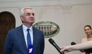 Парламент Абхазии пожелал отставки президента, пригрозившего режимом ЧП