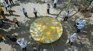 Гигантский омлет Наполеона из 15 тысяч яиц. Как бесплатно позавтракать во Франции