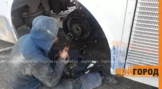 Автобус с узбекистанцами сломался на трассе в Актюбинской области