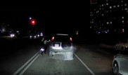 Разбил стекло и прыгнул в салон: полицейская погоня в Нур-Султане попала на видео