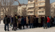 Жители микрорайона Тастак вышли отстаивать территорию