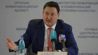 Cообщения о задержании акима Павлодарской области Булата Бакауова появились в WhatsApp